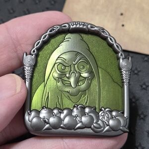 2017 Disney Pin Old Hag Love Is An Adventure Love Is Vain